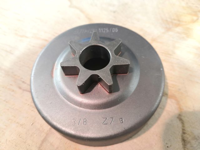 11256402006 Stihl Spur Sprocket 3/8 x7 tooth [Stihl 029, MS290, MS310, 034, 034 AV, 034 Super, MS340, 036, MS360, 039, MS390]