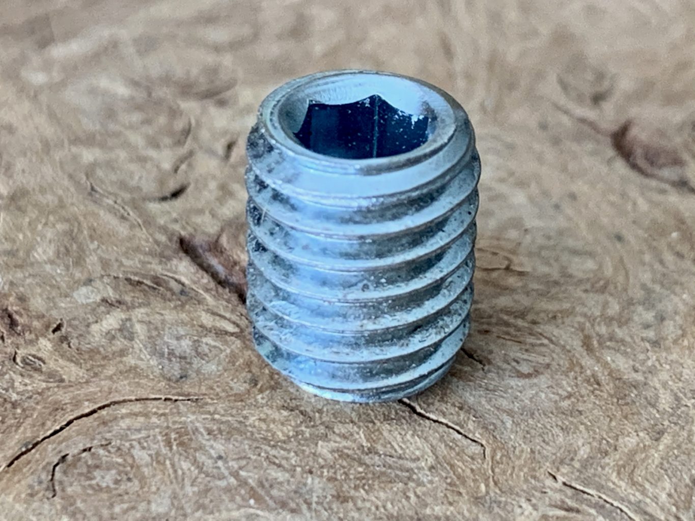 33842 Grub Screw M8x8 Cup point