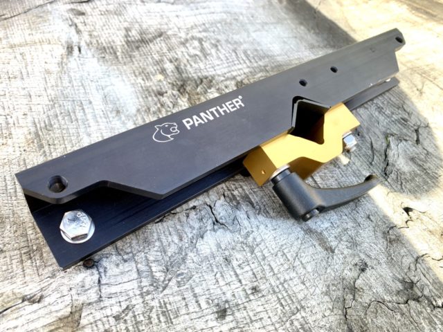 P-SBBA Panther Black Bracket Assembly [Small Mills 48"[120cm] or Smaller 30mm Profile]